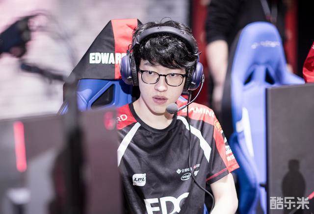 基用两粒进 基用两粒进