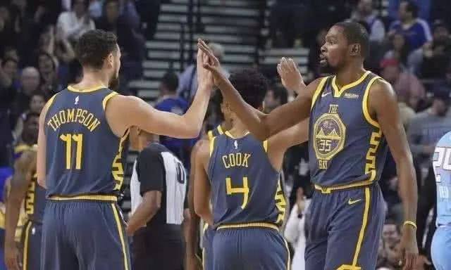 射击游戏为 射击游戏为